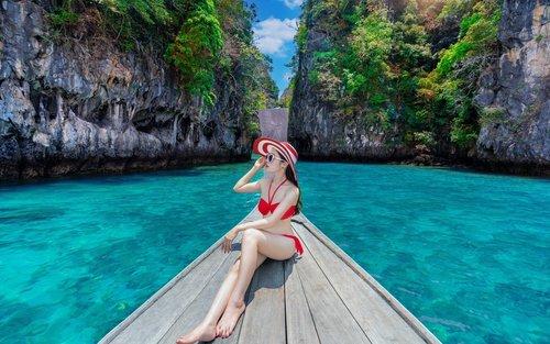 Hong Islands by Speedboat