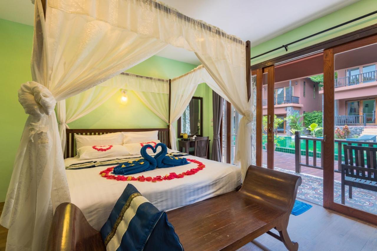 Superior Room, Pool Access